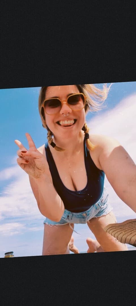 Pippa - beach bum era ☀️, image 1 of 2
